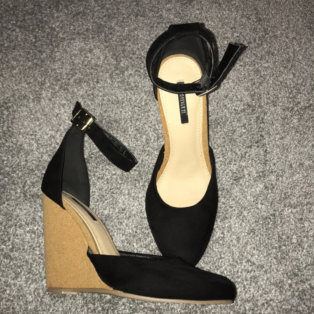 Forever 21 Black Pumps🐾